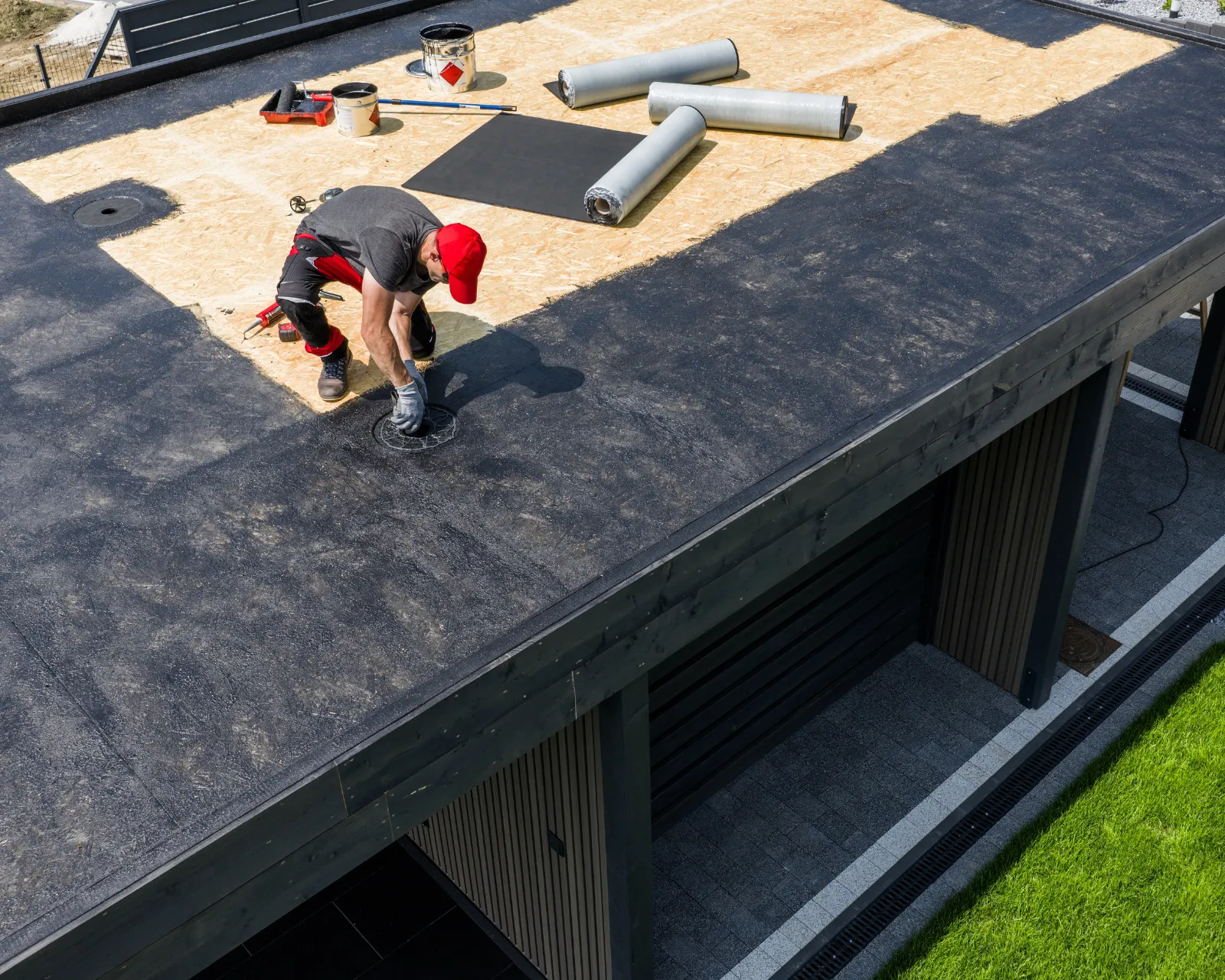 Plat dak met EPDM-afwerking door Cortex Bouwgroep